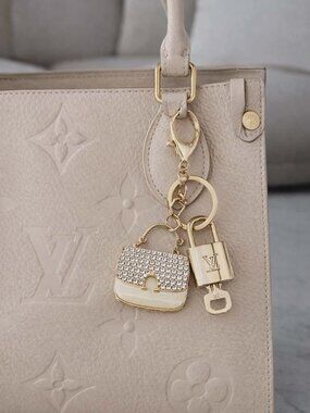 Authentic Louis Vuitton Gold Padlock 🔒 Key Set w/ Unbranded Bag Charm